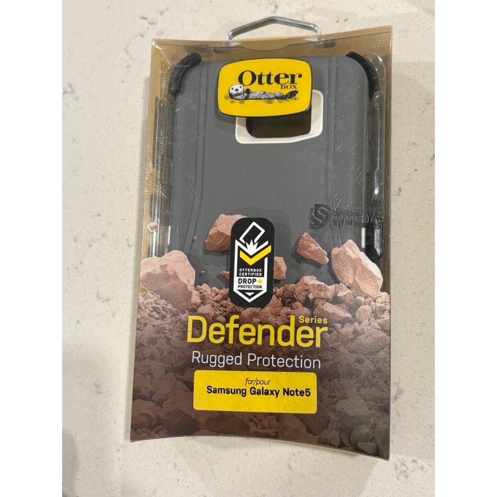 Otter Box Defender Samsung galaxy Note 5 with clip